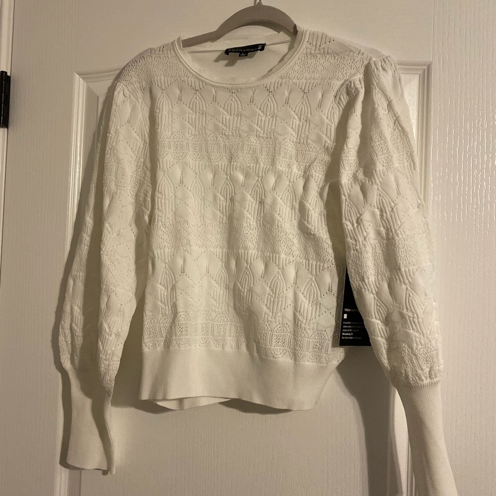 Women’s Broadway 38 size Large white sweater - Picture 2 of 7